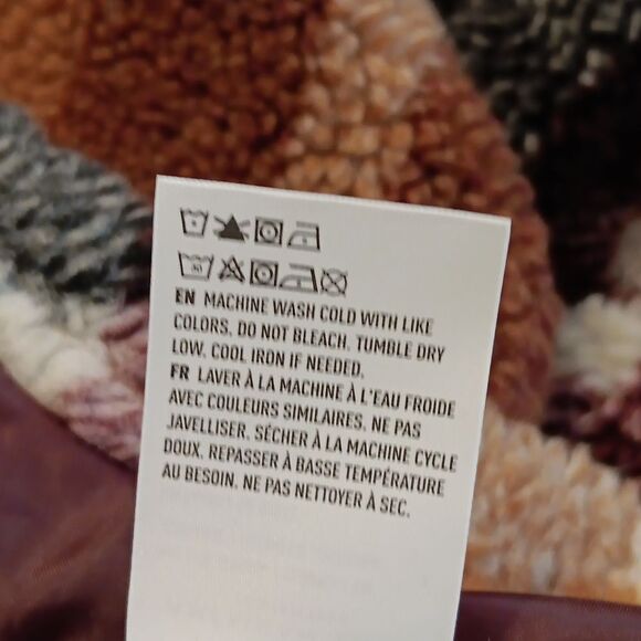 NWT American Eagle Outfitters  Sherpa Plaid Jacket/Shirt - Picture 12 of 15